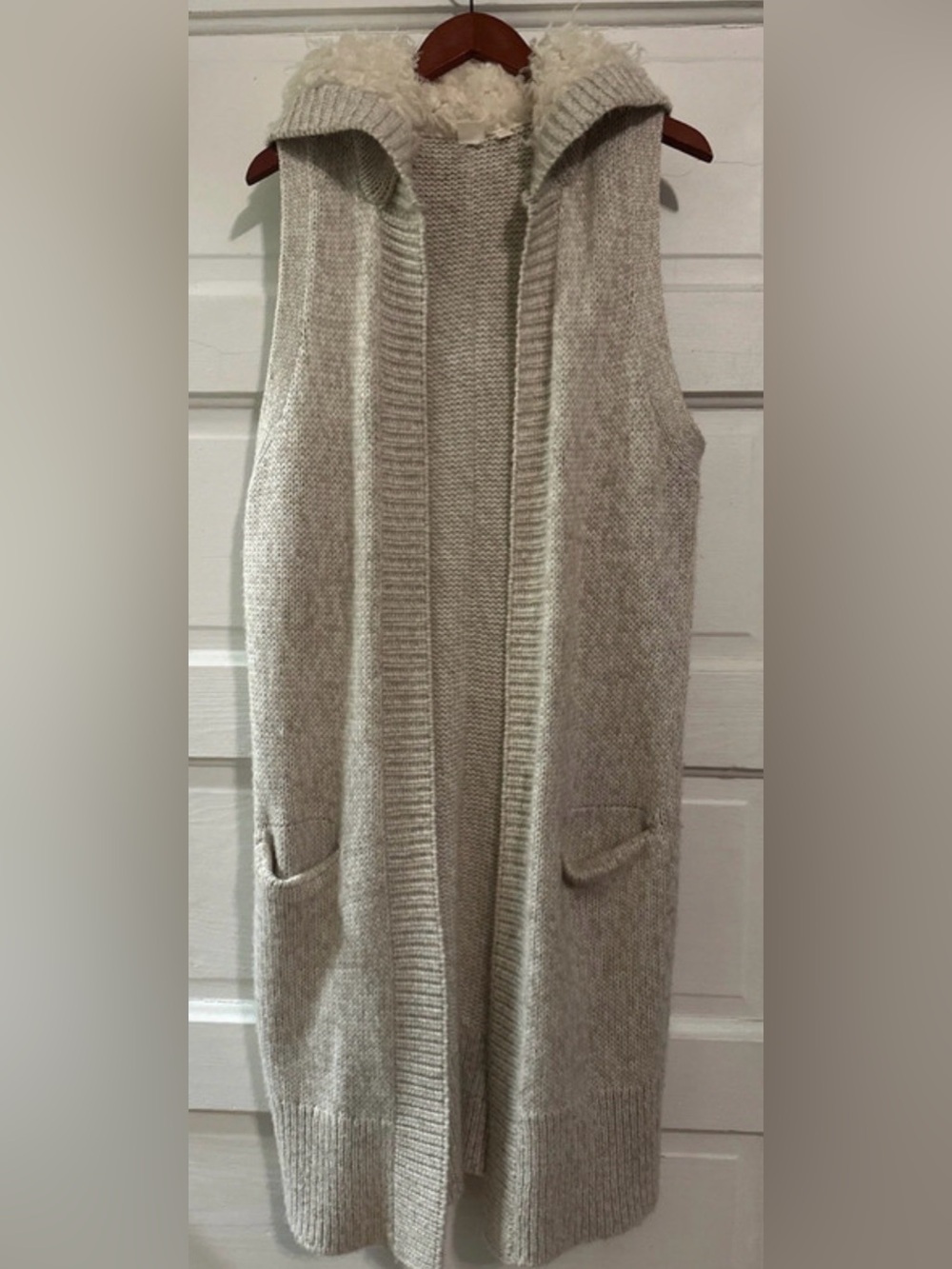 GAP Sleeveless Open-Front Knit Vest - Beige
